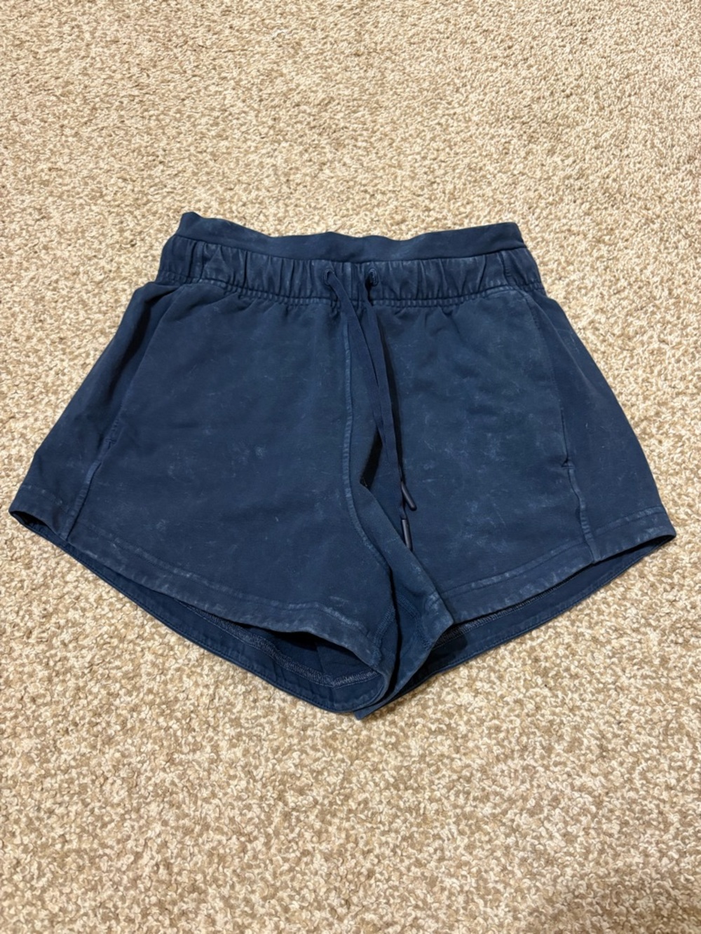 Lululemon inner glow shorts